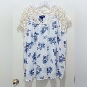 Lane Bryant Crochet Accent Blouse Blue Floral Women’s Plus Sz 22 
Light weight
